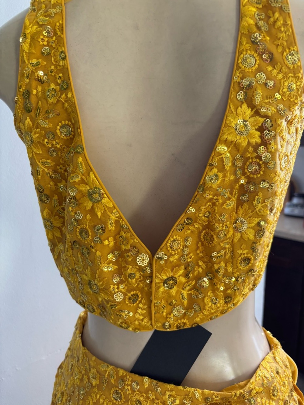 AhoiCHIC Yellow Embroidered Dress - M - Picture 9 of 16